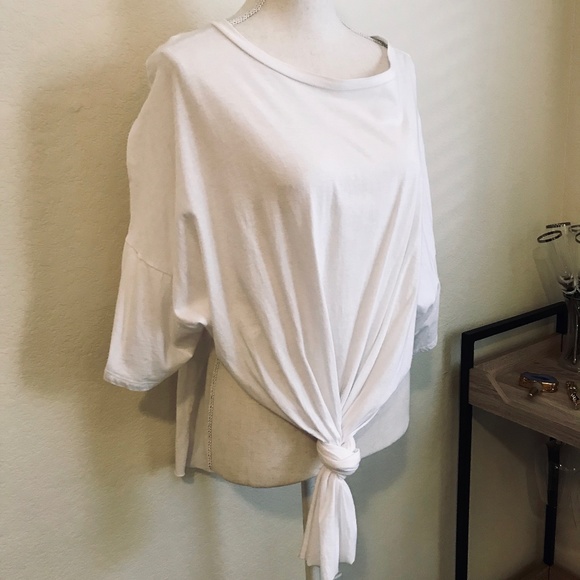 Jolie Tops - Front Knot T-Shirt